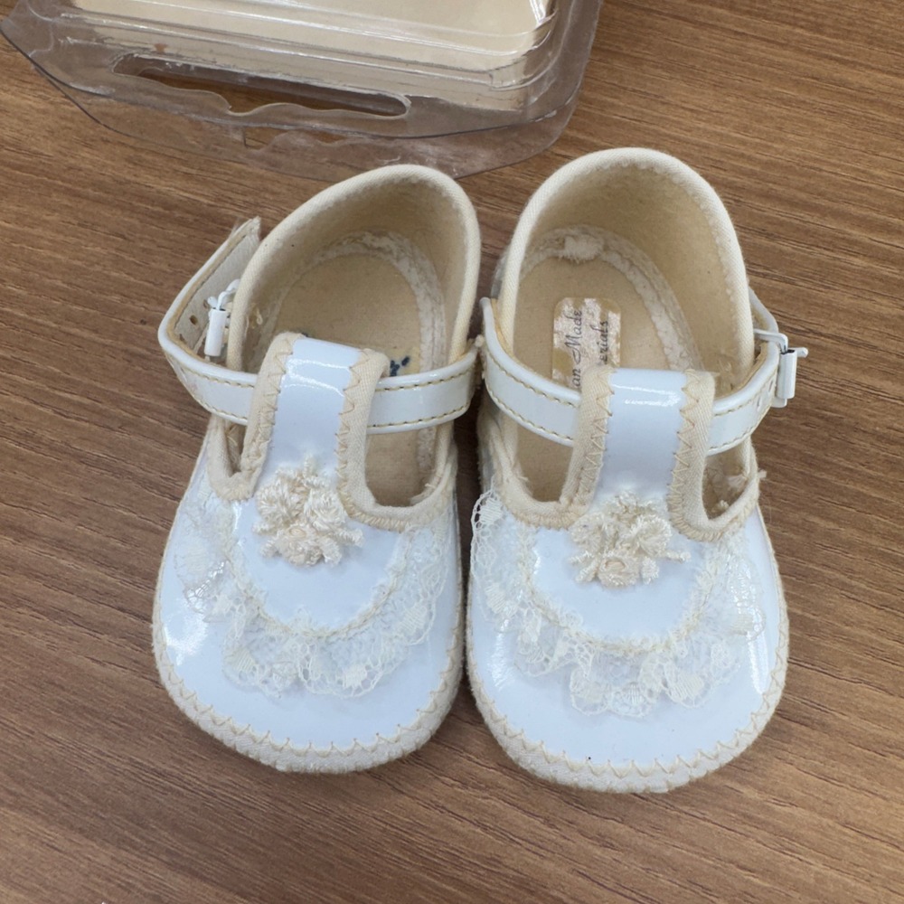 Gertrude's Baby Crib Shoes Size 0 White Lace Patent Vintage Coquette Heirloom
